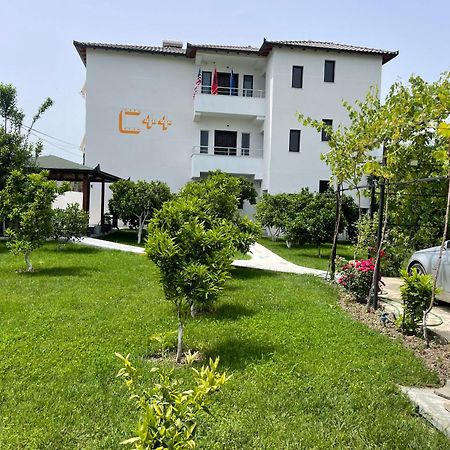 Hotel Vila C Plus Plus Берат Екстериор снимка