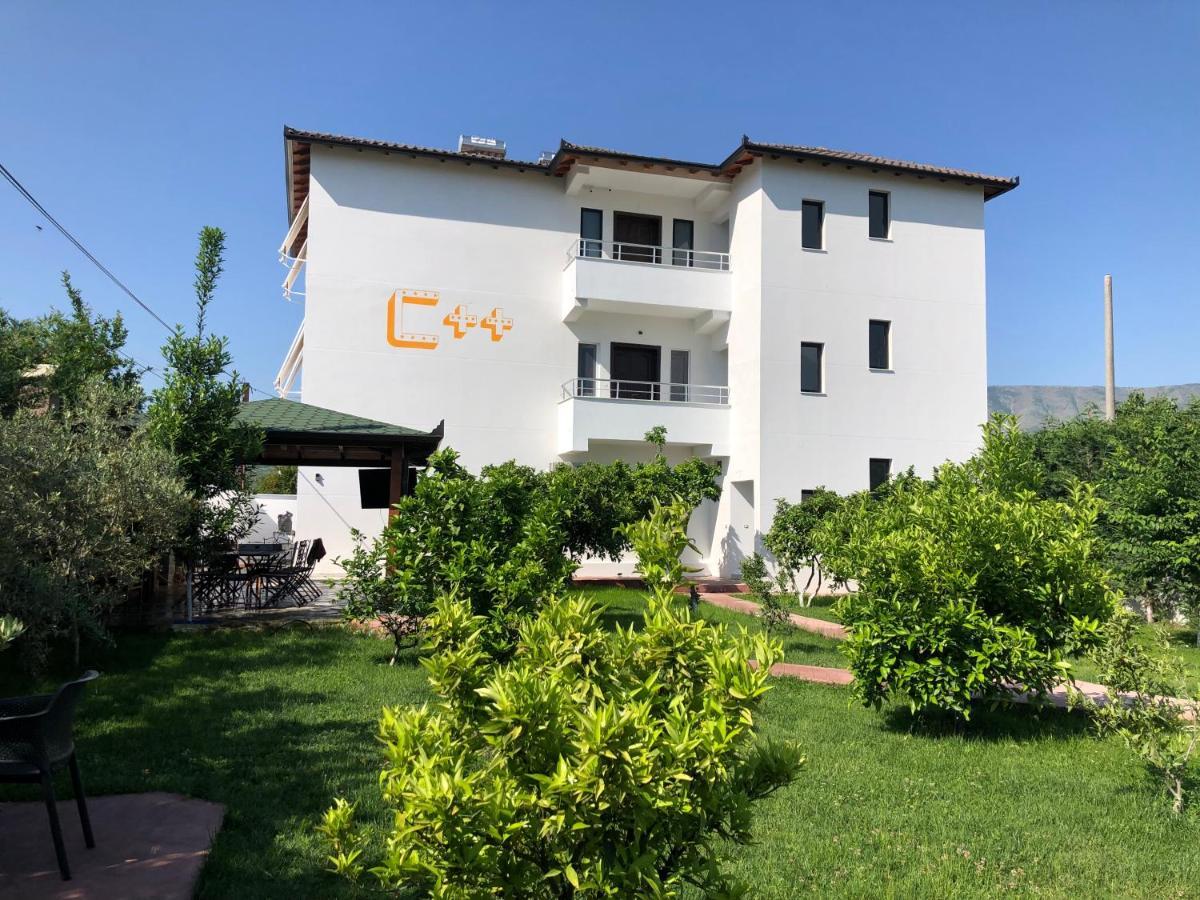 Hotel Vila C Plus Plus Берат Екстериор снимка
