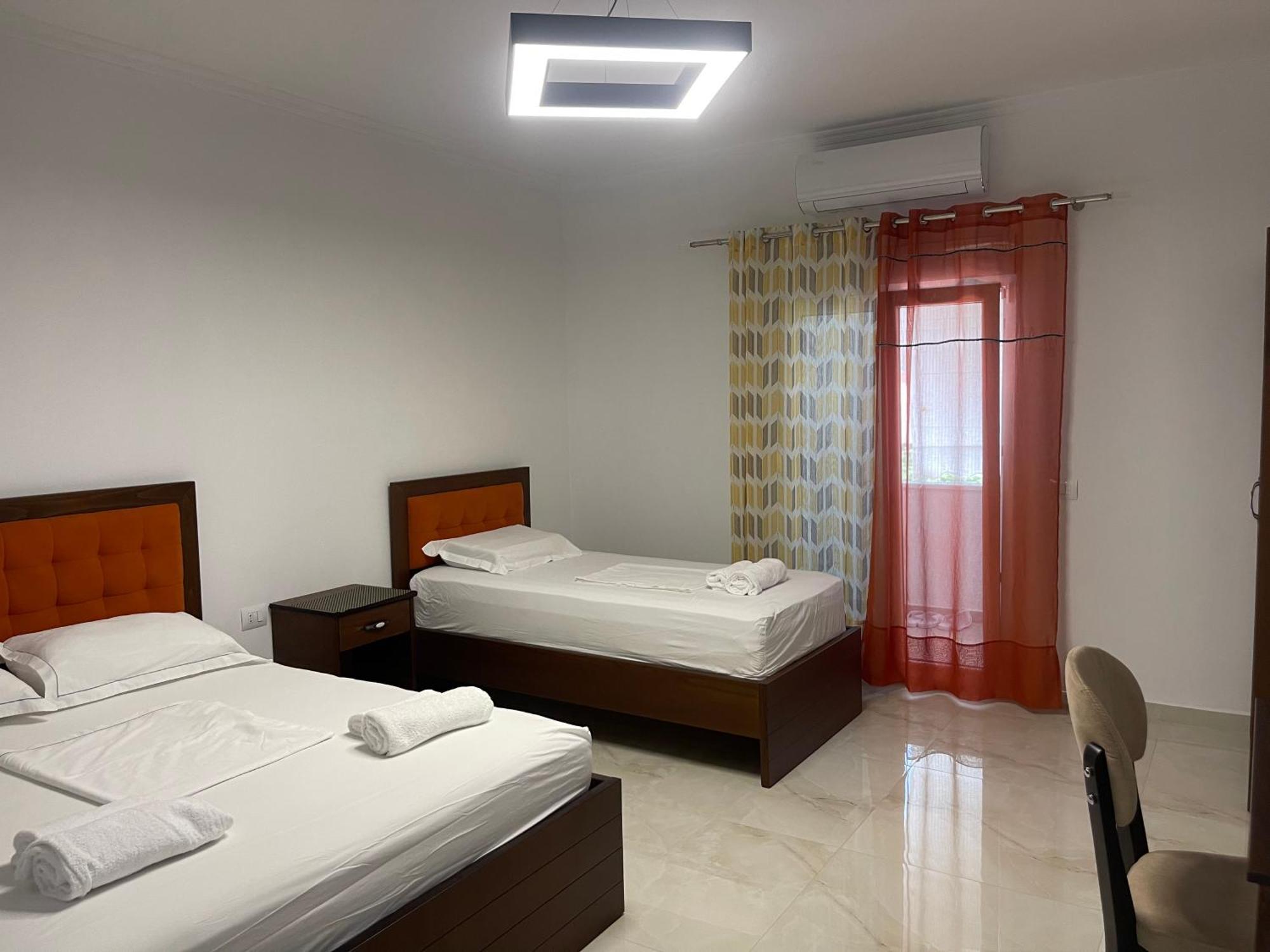 Hotel Vila C Plus Plus Берат Екстериор снимка